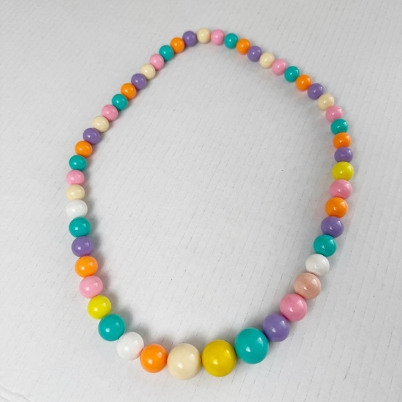 unbranded Jewelry - Vintage pastel plastic multicolored bead necklace